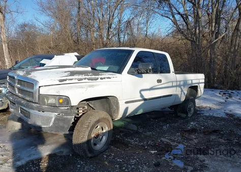 2001 Dodge Ram 2500 St z USA, uszkodzony, nr VIN 1B7KF23761J515236